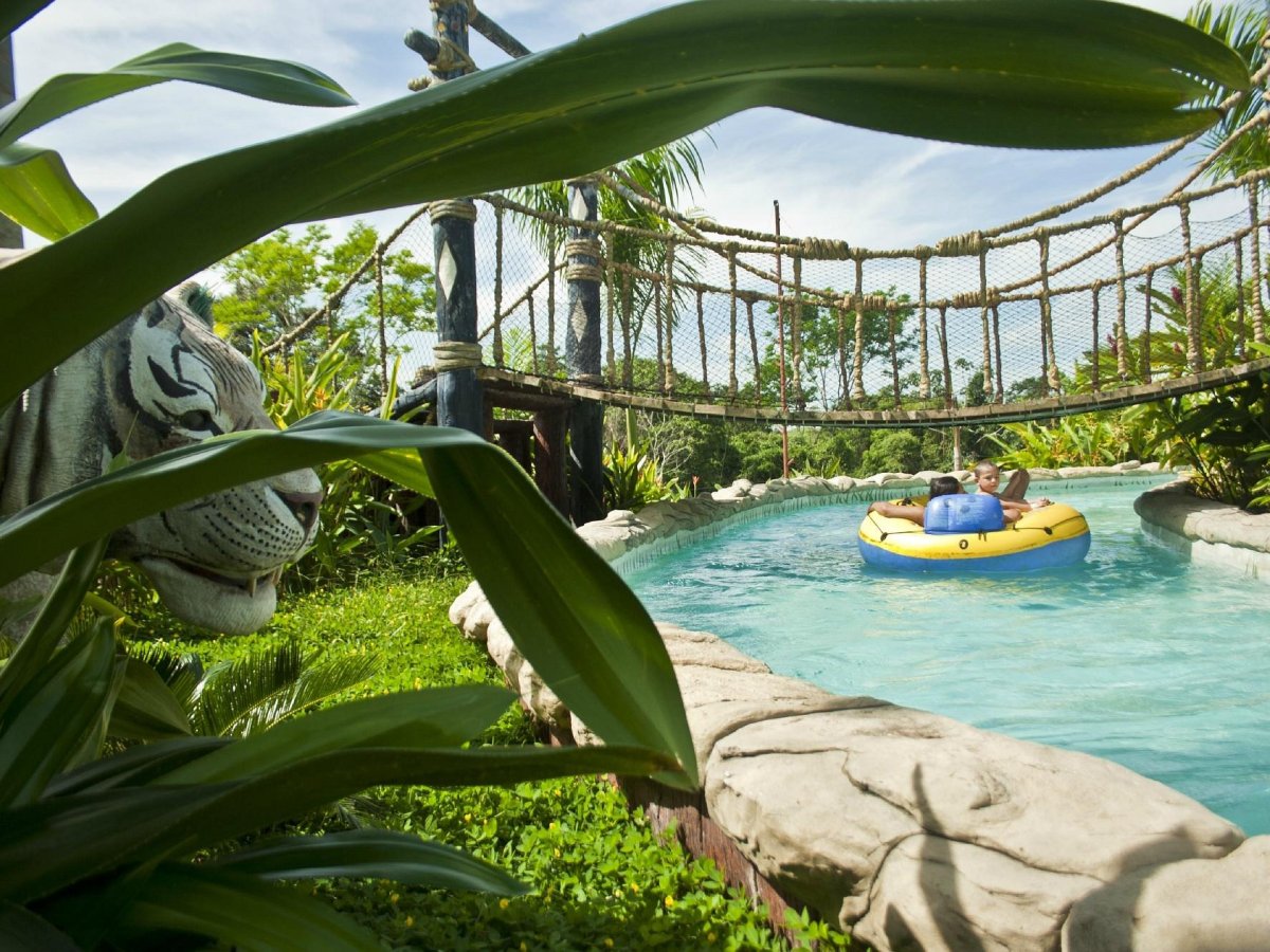 Hacienda Nápoles y Río Claro: Historia, Naturaleza y Aventura en un Solo&nbsp;Día